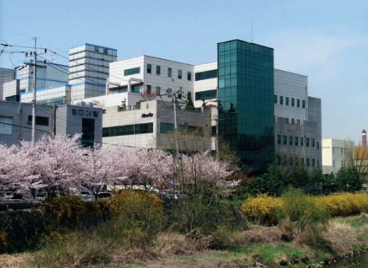 Завод компании Huvitz в Аньянге, пригороде Сеула (Южная Корея)