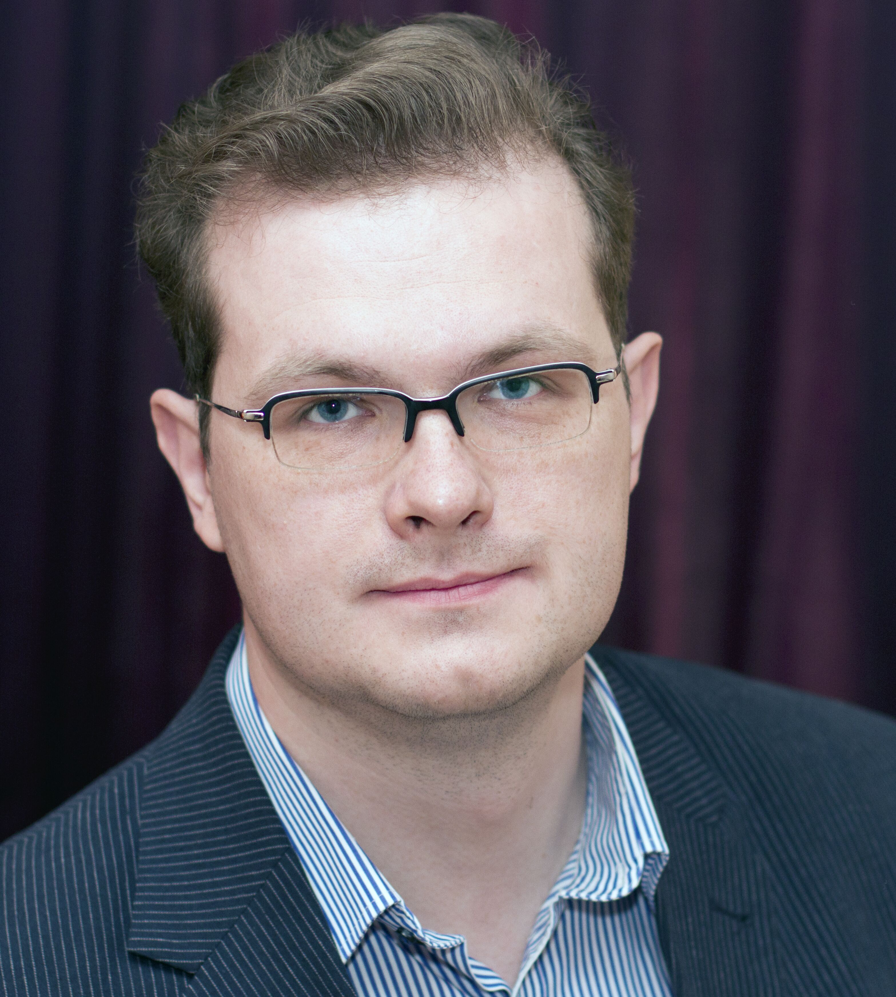Резвых Сергей Владиславович кандидат технических наук, сотрудник МНИИ глазных болезней им. Гельмгольца