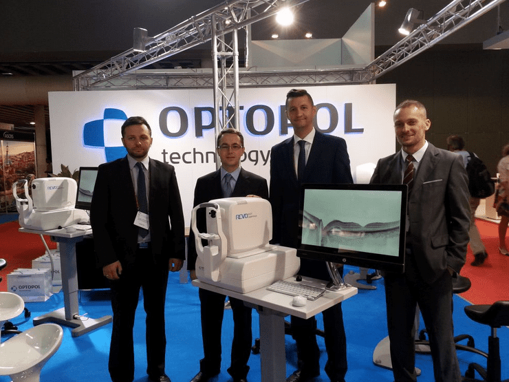 Команда Optopol на XXXIII Конгрессе ESCRS. Сентябрь 2015 г., Барселона, Испания ¦Ъ¦-¦-¦-¦-¦+¦- Optopol ¦-¦- XXXIII Congress of the ESCRS ¦б¦¦¦-TВTП¦-TАTМ 2015, ¦С¦-TАTБ¦¦¦¬¦-¦-¦-, ¦ШTБ¦¬¦-¦-¦¬TП.png