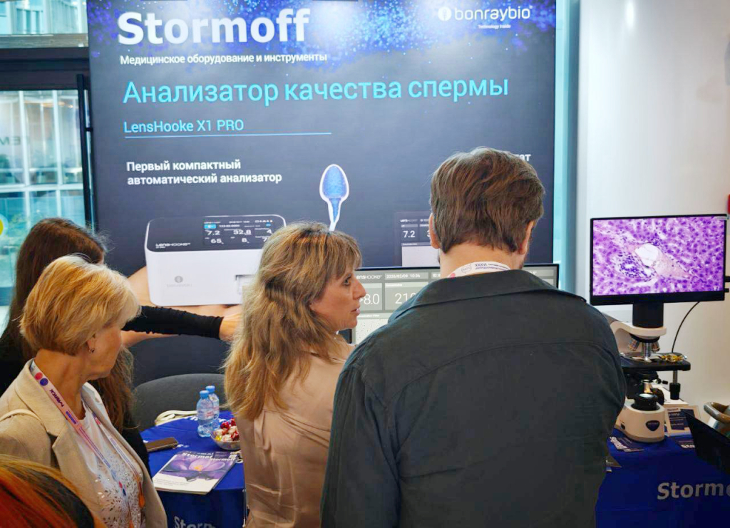 Специалисты Stormoff на стенде Специалисты Stormoff на стенде